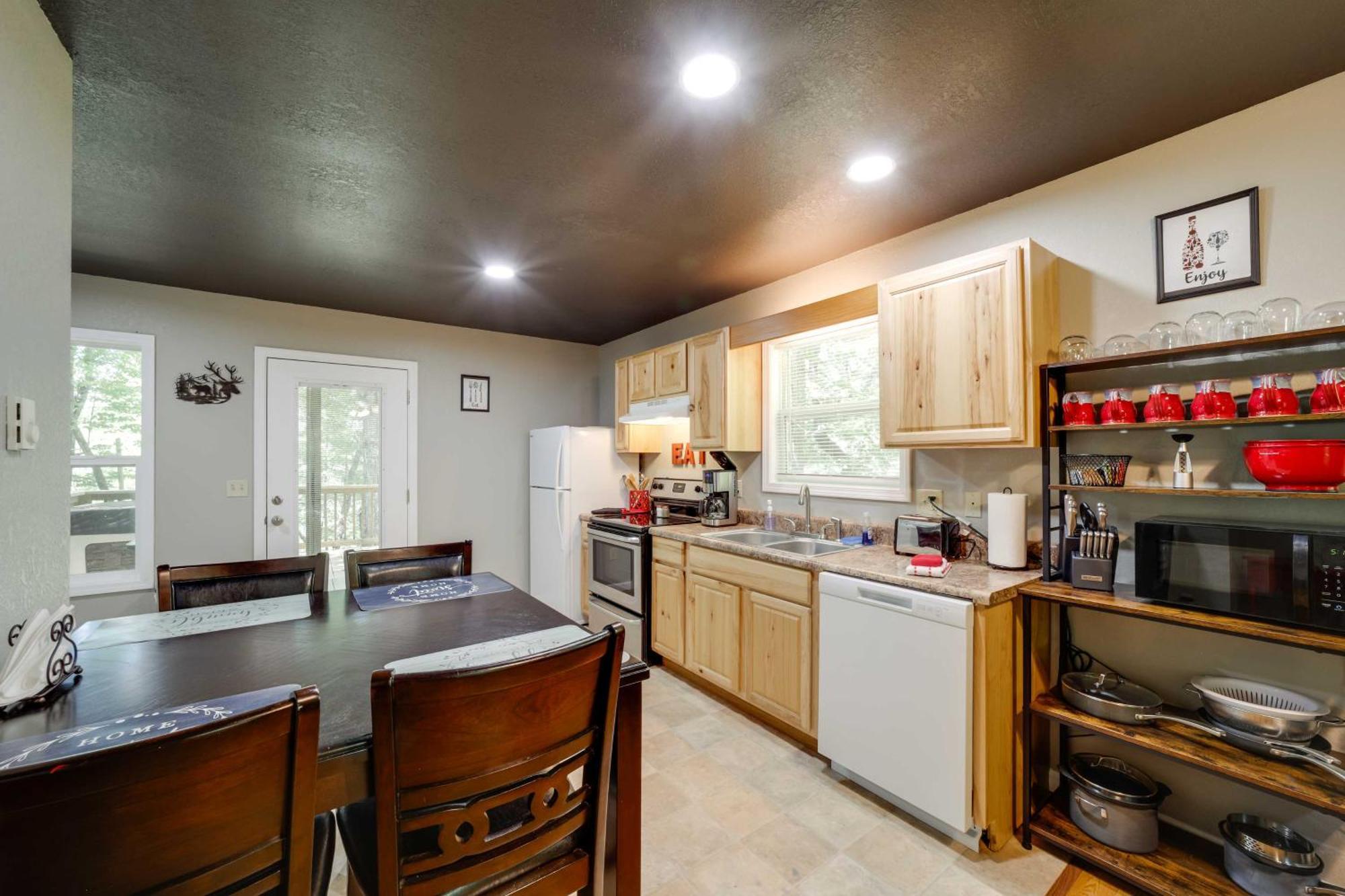 Cozy Whittier Cabin And Yard And Hot Tub, Pets Welcome Dış mekan fotoğraf